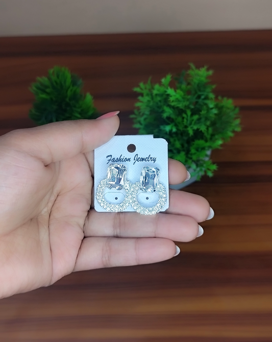 Mini white stones earrings